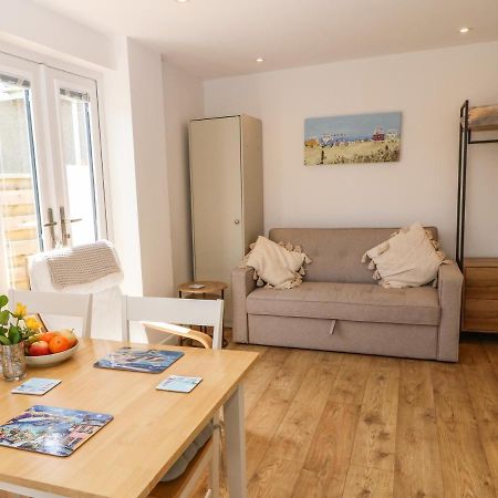 Croeso Apartment Триадър Екстериор снимка