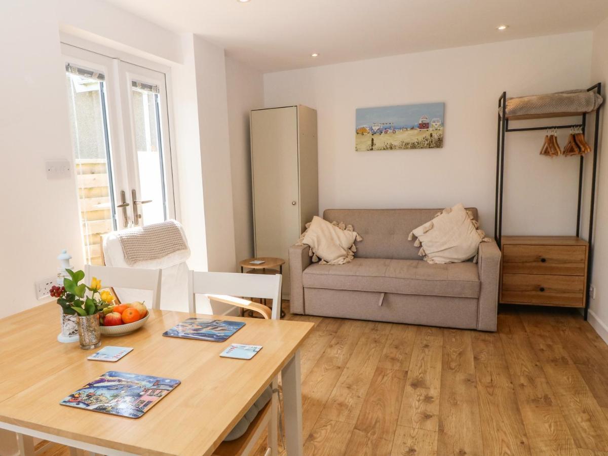 Croeso Apartment Триадър Екстериор снимка